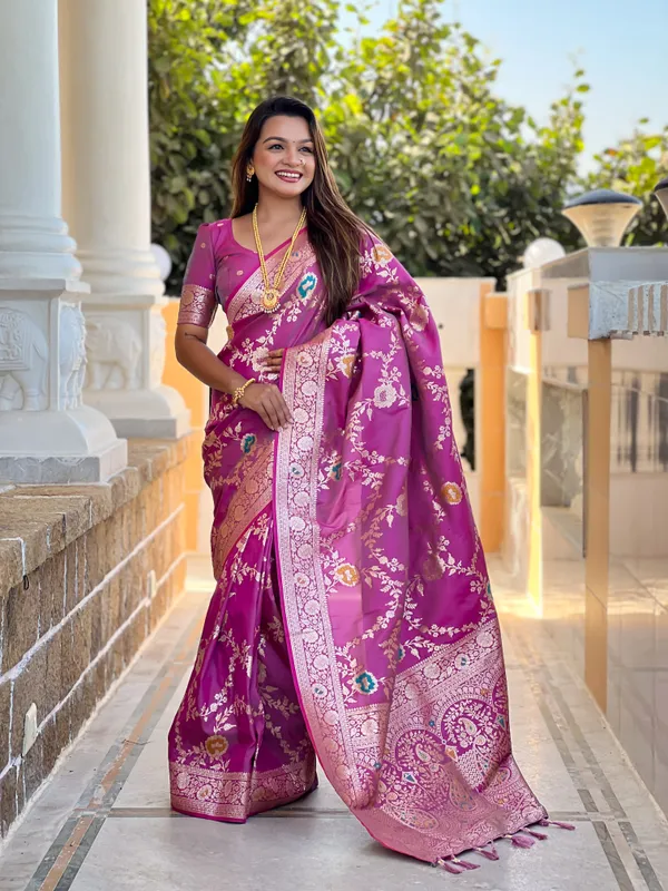 Onion_Banarasi_Banarasi_Silk_Saree_With_Unstitched_Blouse_Piece