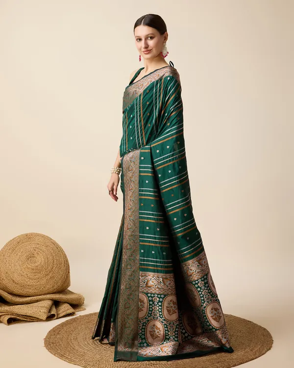 Dark_Green_Apexa_Jacquard_Fabrics_Saree_With_Unstitched_Blouse_Piece