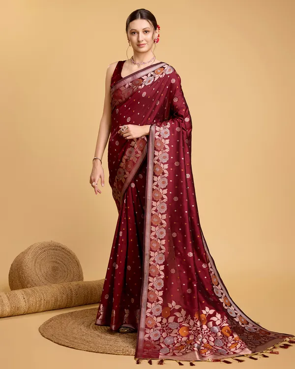 Orangered_Radhika_Jacquard_Fabrics_Saree_With_Unstitched_Blouse_Piece