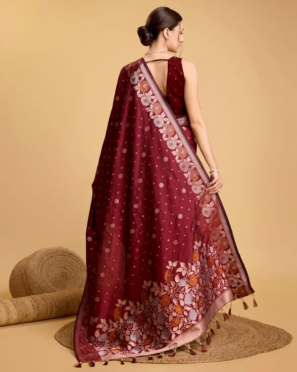 Orangered_Radhika_Jacquard_Fabrics_Saree_With_Unstitched_Blouse_Piece