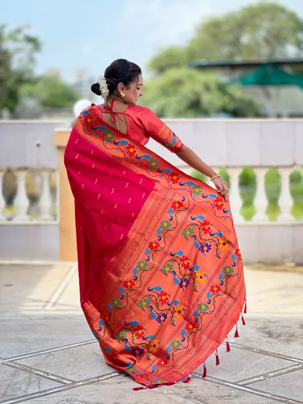 Rani_Pink_Anuradha_Paithani_Silk_Saree_With_Unstitched_Blouse_Piece