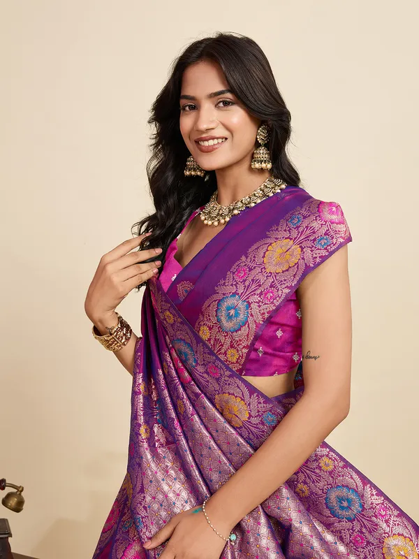 Dark_Magenta_Amshukha_Jacquard_Fabrics_Saree_With_Unstitched_Blouse_Piece