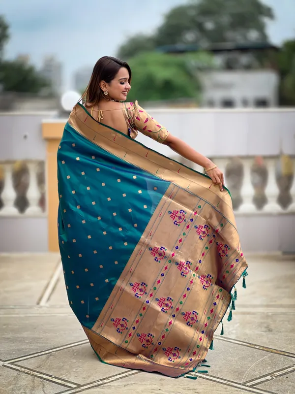 Rama_Raffel_Silk_Saree_With_Unstitched_Blouse_Piece