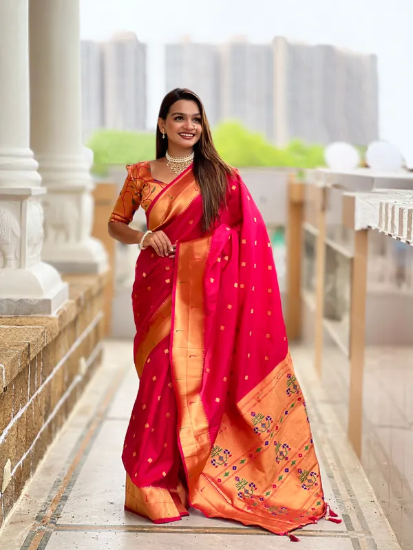 Rani_Pink_Raffel_Silk_Saree_With_Unstitched_Blouse_Piece