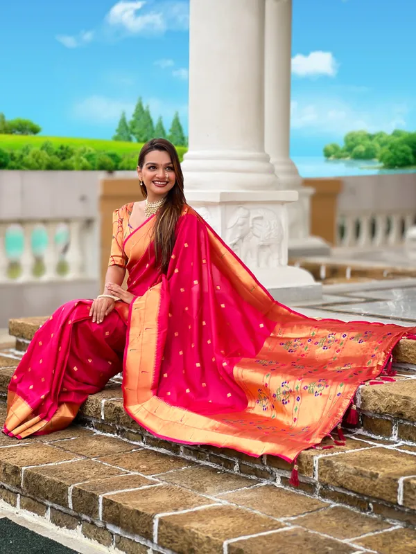 Rani_Pink_Raffel_Silk_Saree_With_Unstitched_Blouse_Piece