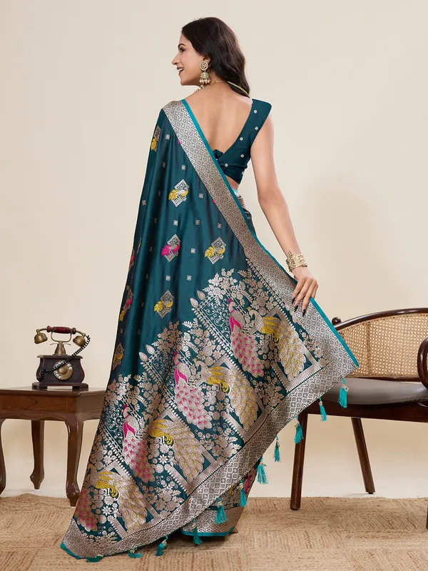 Cello_Yesha_Silk_Saree_With_Unstitched_Blouse_Piece