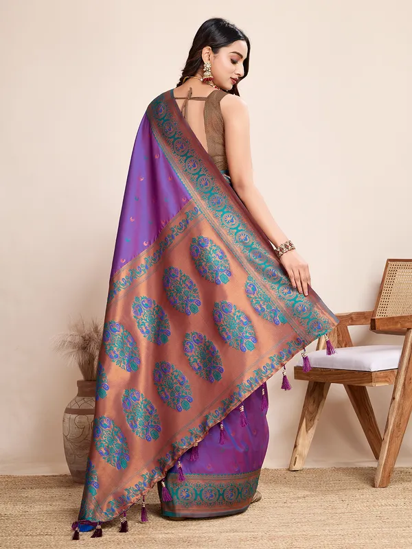 Dark_Purple_Chand_Jacquard_Fabrics_Saree_With_Unstitched_Blouse_Piece