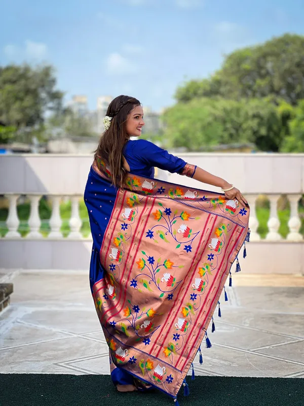Royal_Blue_Rajhans_Silk_Saree_With_Unstitched_Blouse_Piece