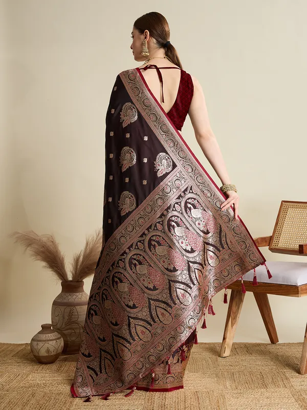 Congo_Brown_Rajgharana_Silk_Saree_With_Unstitched_Blouse_Piece