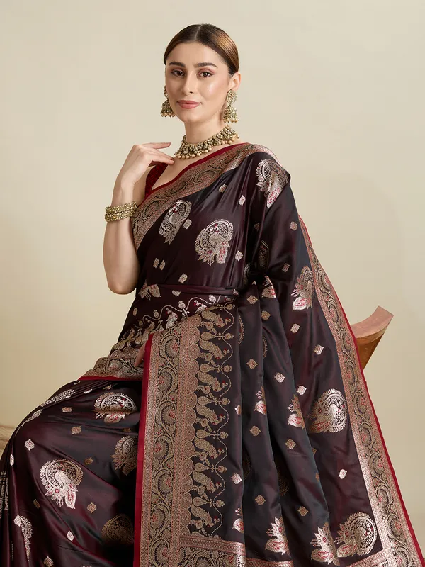 Congo_Brown_Rajgharana_Silk_Saree_With_Unstitched_Blouse_Piece