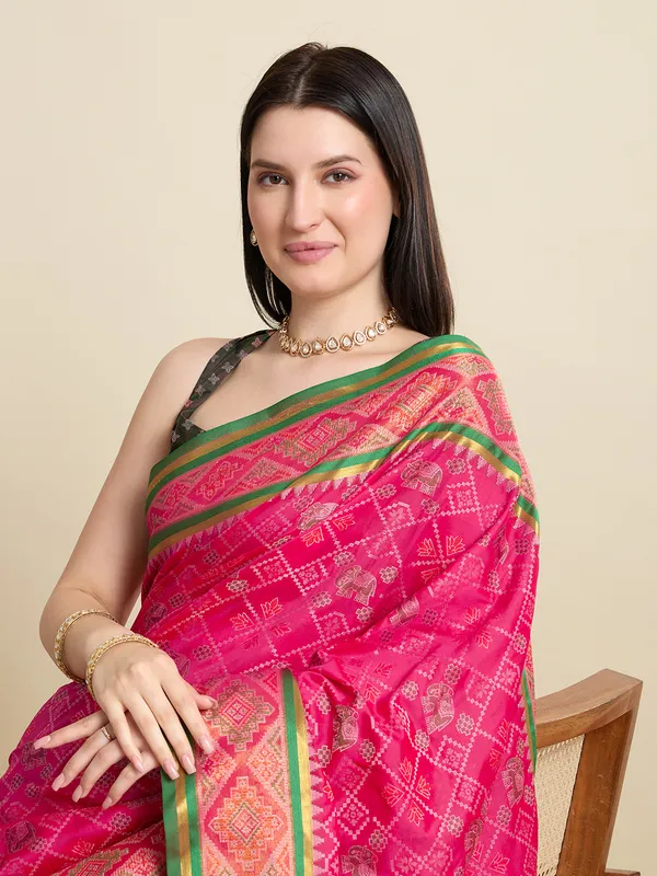 Rani_Pink_Vaibhavi_Silk_Saree_With_Unstitched_Blouse_Piece