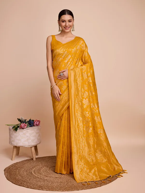 Yellow_Panjari_Silk_Saree_With_Unstitched_Blouse_Piece