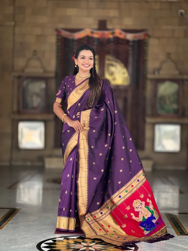 Wine_Ganapati_Paithani_Silk_Saree_With_Unstitched_Blouse_Piece