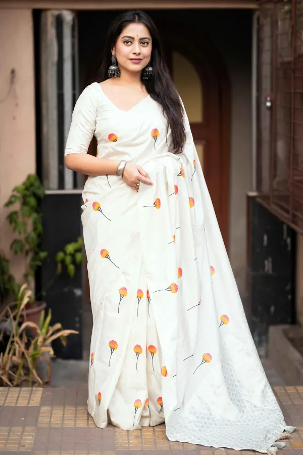 White_Soft_Silk_Designer_Saree_With_Silver_Zari_Woven_Pallu_Rose_Design_Blouse_Lightweight_Party_Festive_Wedding_Wear_Saree_For_Women
