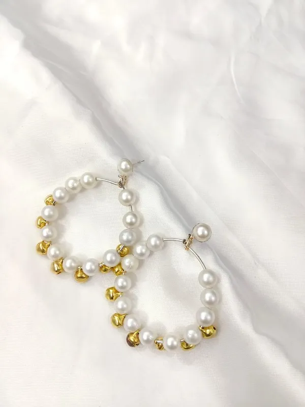 Pearl_And_Gold_Bead_Hoop_Earrings_(Pack_Of_2)