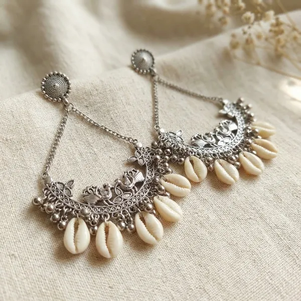 Oxidized_Silver_Crescent_Moon_Cowrie_Shell_Earrings_(Pack_Of_2)
