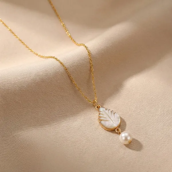 Elegant_Gold-Tone_Shell_&_Leaf_Pendant_Necklace_(pack_of_2)