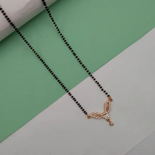 Rose_Gold_Mangalsutra_Pendant_Necklace_With_Black_Beads