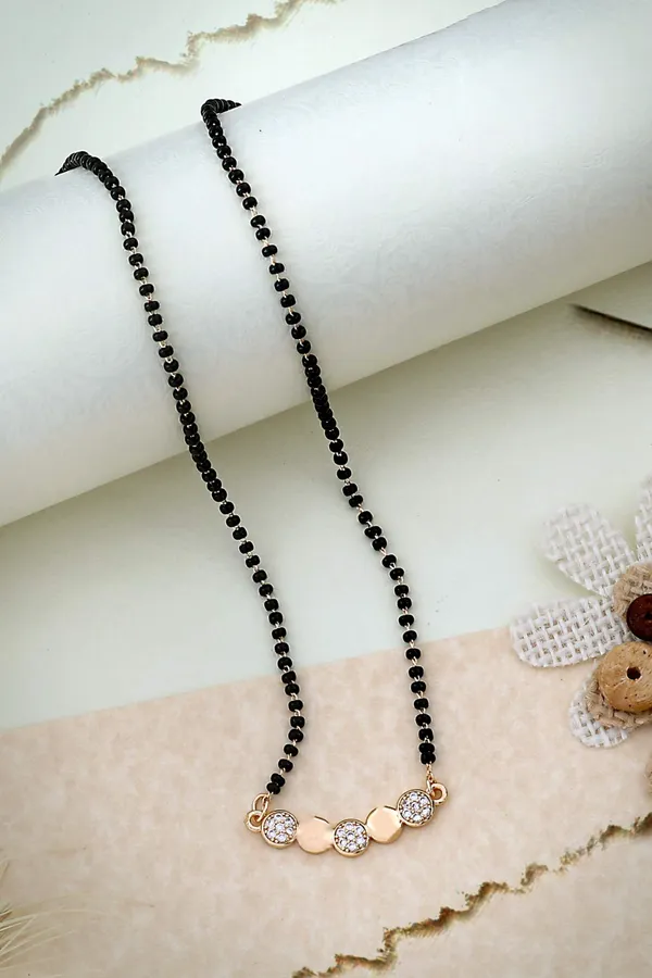 Black_Beaded_Mangalsutra_Necklace_With_Gold_Pendant