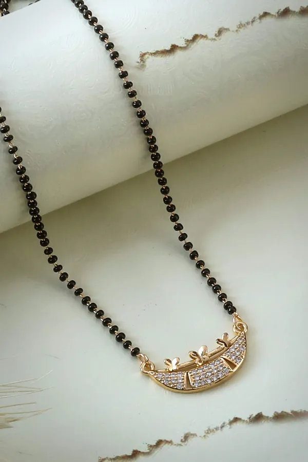 Black_Beaded_Mangalsutra_Necklace_With_Gold_Tone_Pendant