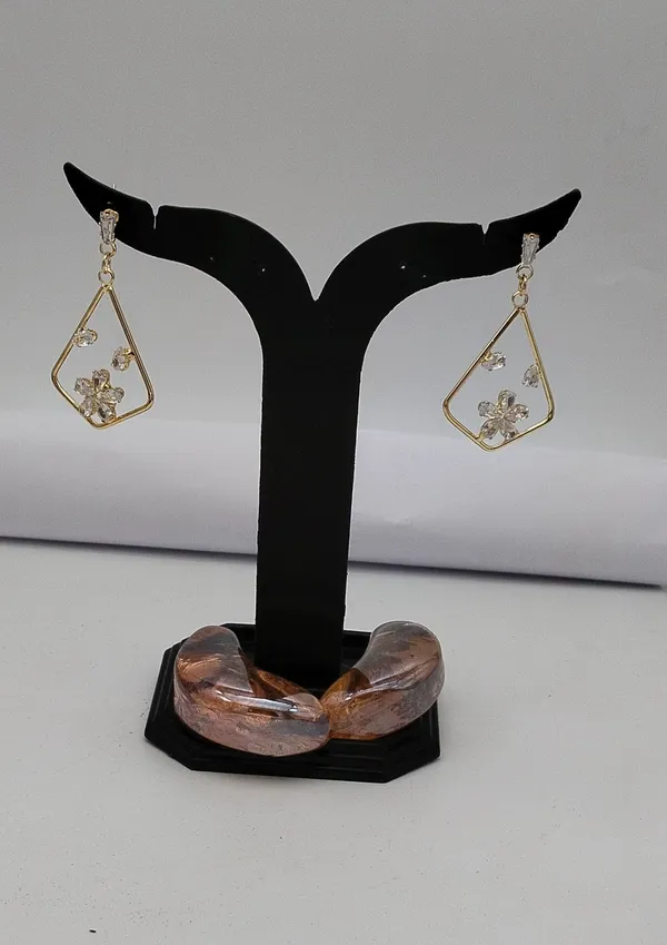Gold_Tone_Crystal_Flower_Drop_Earrings_Elegant_Design
