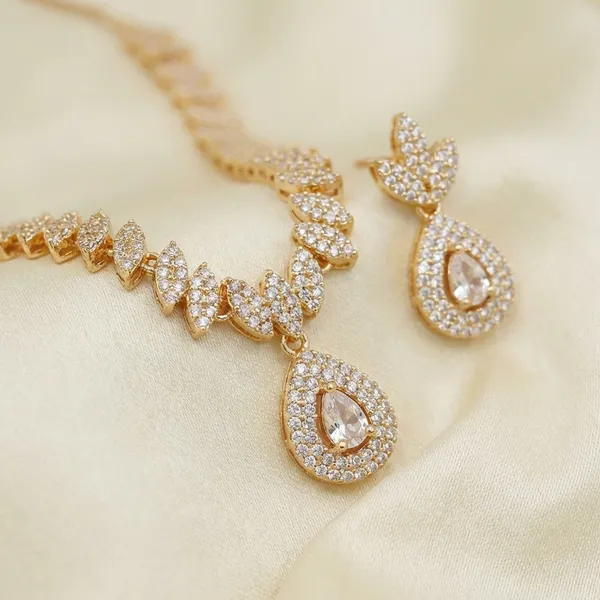 Gold_Tone_American_Diamond_Necklace_Set_With_Teardrop_Pendant_Nk_15