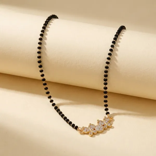 Rose_Gold_Cz_Floral_Pendant_Mangalsutra_Necklace_With_Black_Beads