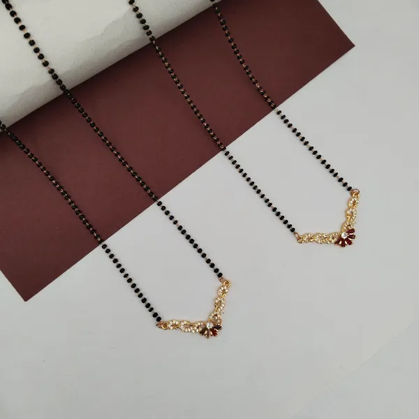 Black_Beaded_Mangalsutra_With_Golden_Pendant
