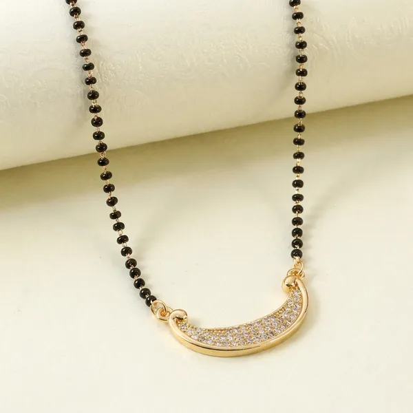 Gold_Pendant_Mangalsutra_Necklace_With_Black_Beads