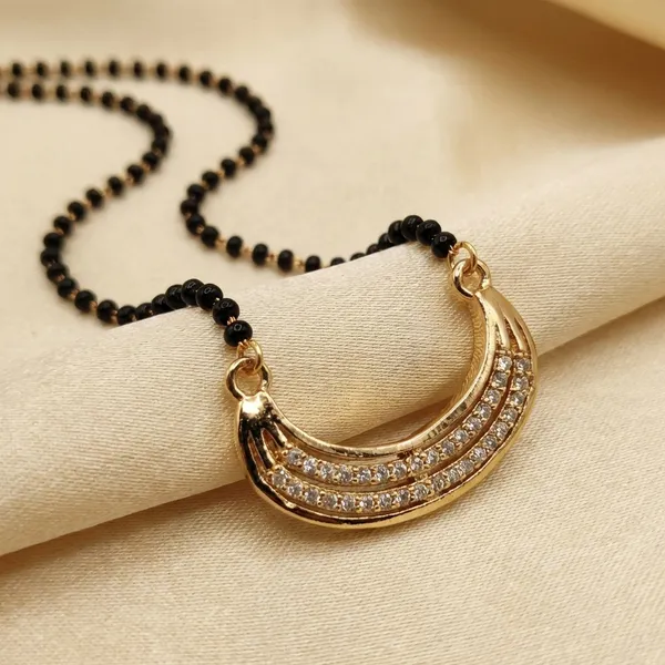 Golden_Mangalsutra_Pendant_Necklace_With_Black_Beads_Elegant_Design