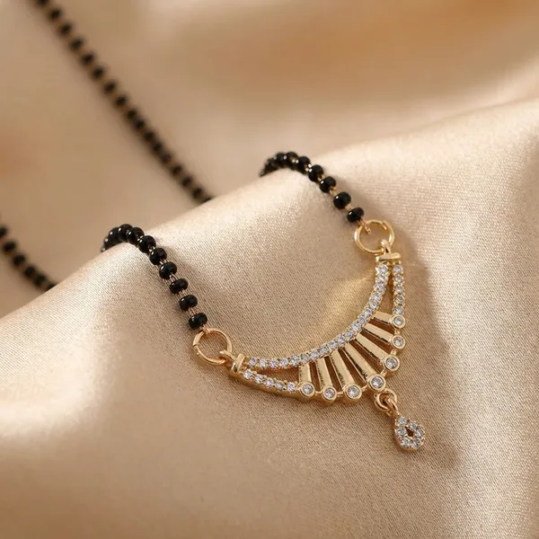 Black_Beaded_Mangalsutra_With_Silver_Pendant