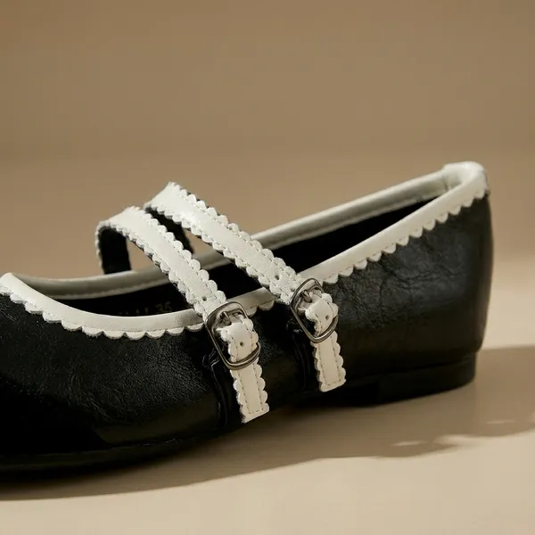 Black_Ballet_Flats_With_White_Scalloped_Straps
