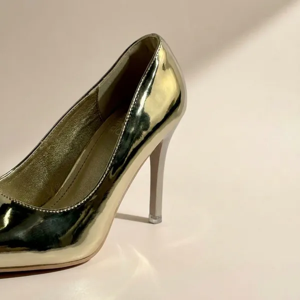 Metallic_Gold_Pointed_Stiletto_Heels_For_Women