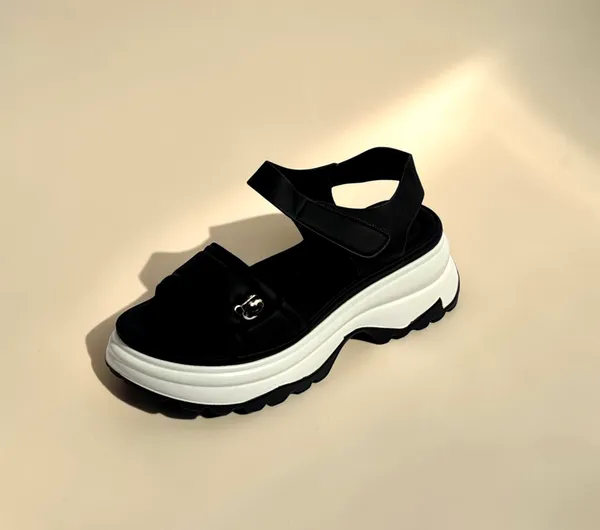 Women'S_Black_Platform_Sandals_With_White_Chunky_Sole