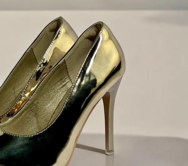 Metallic_Gold_Pointed_Stiletto_Heels_For_Women