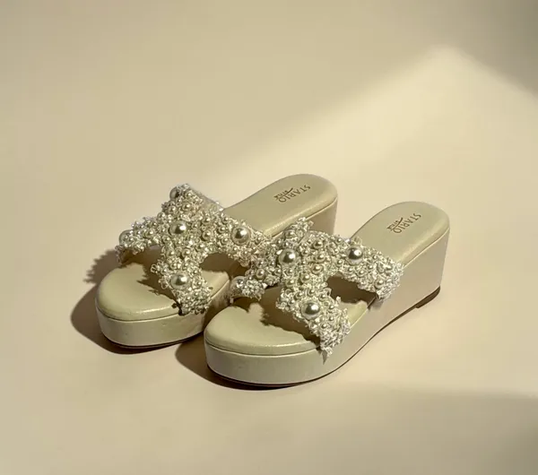 Pearl-Embellished_Platform_Slide_Sandals_For_Women