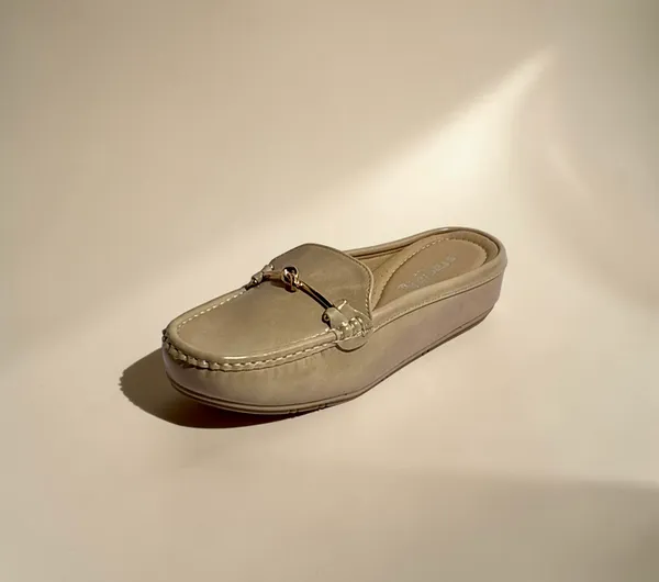 Women'S_Beige_Backless_Loafer_Mules_With_Gold_Chain_Detail