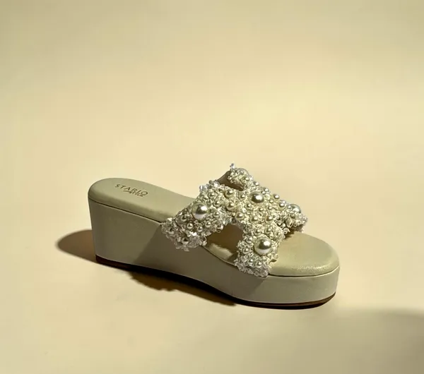 Pearl-Embellished_Platform_Slide_Sandals_For_Women