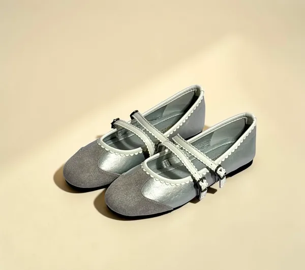 Silver_Sparkle_Mary_Jane_Shoes_With_Dual_Strap_For_Girls
