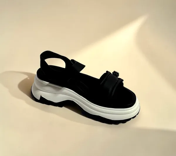 Women'S_Black_Platform_Sandals_With_White_Chunky_Sole