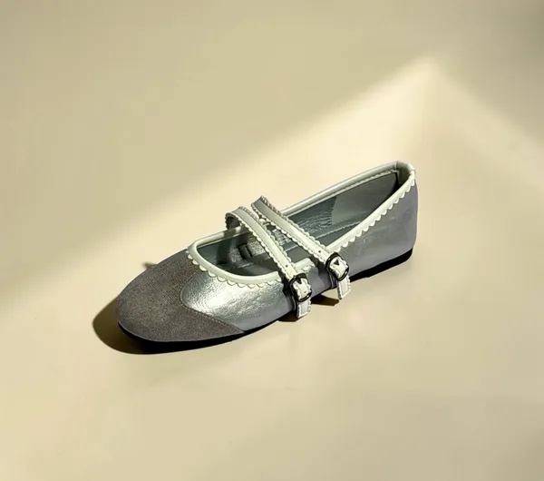 Silver_Sparkle_Mary_Jane_Shoes_With_Dual_Strap_For_Girls