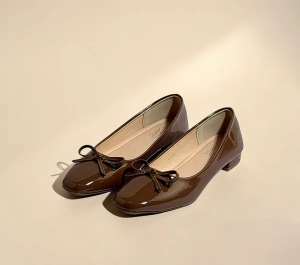 Women'S_Patent_Leather_Ballet_Flats_With_Bow_Detail_-_Brown