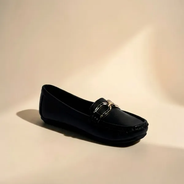 Women'S_Black_Loafers_With_Metal_Chain_Buckle