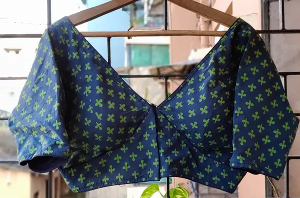 Navy_Blue_Floral_Print_Readymade_Blouse_With_Short_Sleeves