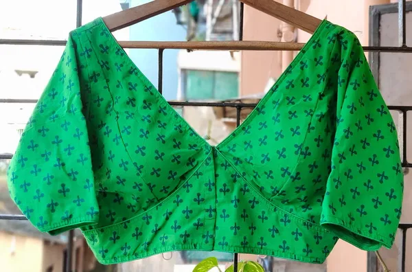 Green_Floral_Puff_Sleeve_Crop_Top_With_Button_Front