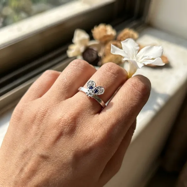 Silver_Premium_Ring_For_Women