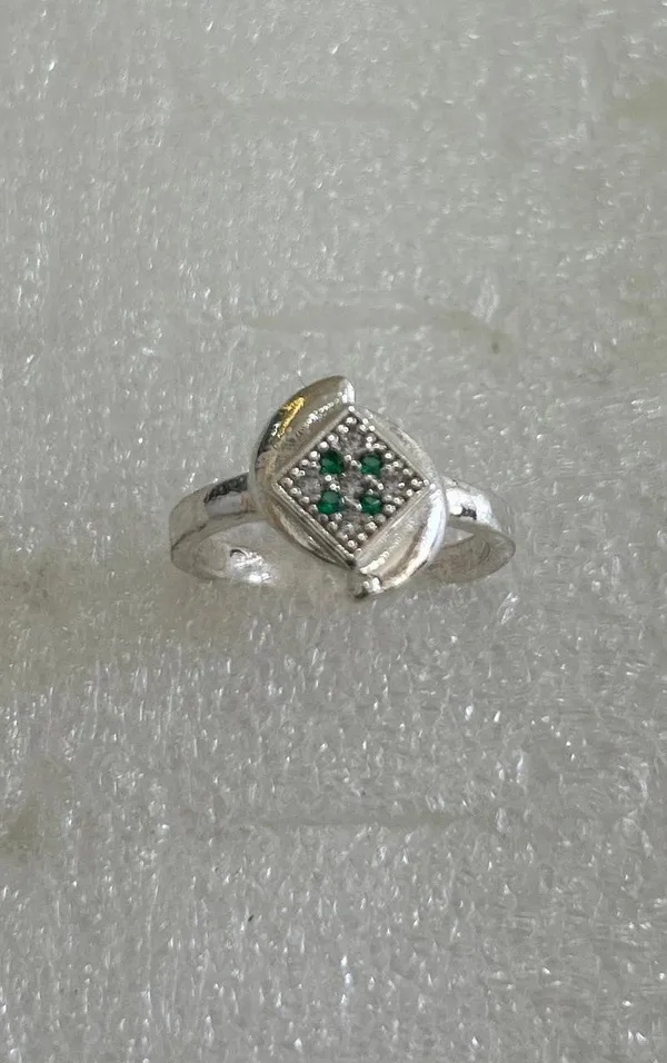 Silver_Premium_Ring_For_Women