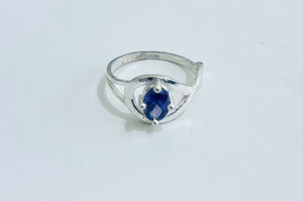 Silver_Premium_Ring_For_Women