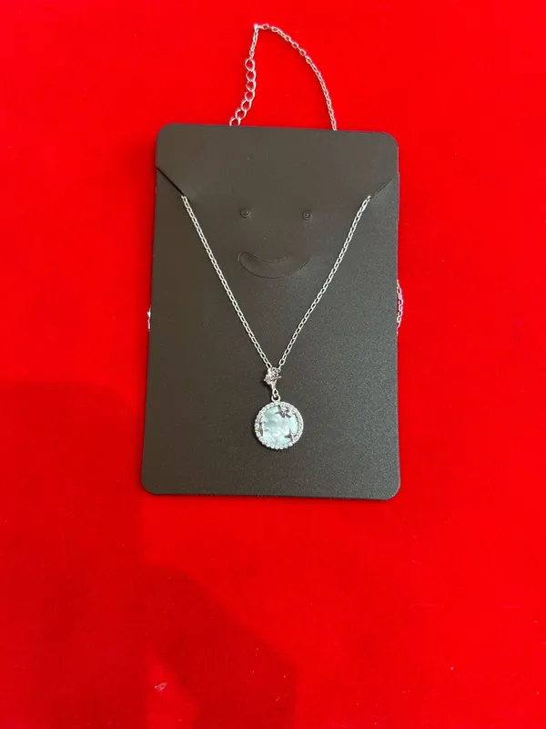 Silver_Premium_Pendant_Necklace_For_Women
