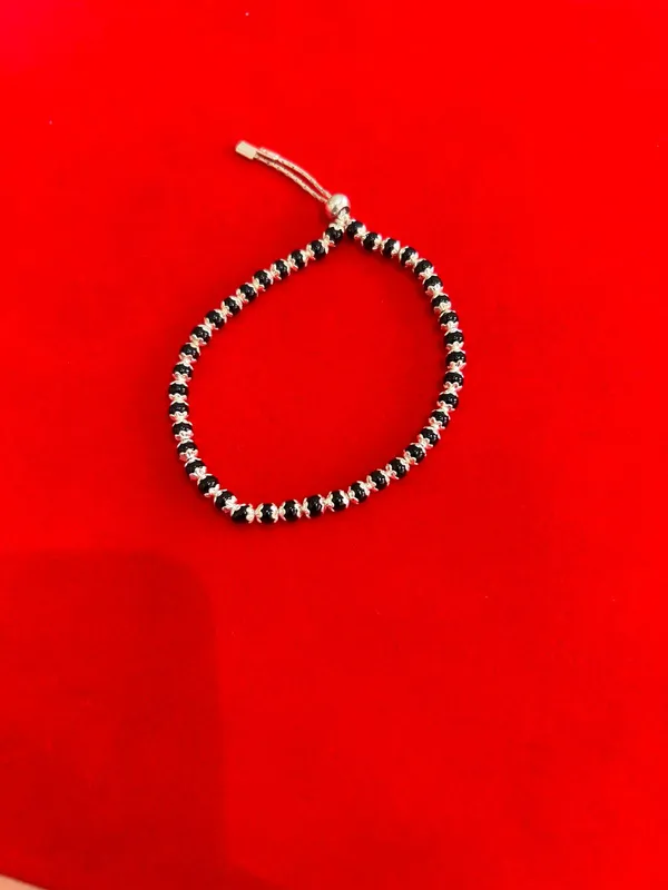 Silver_And_Black_Premium_Bracelet_For_Women